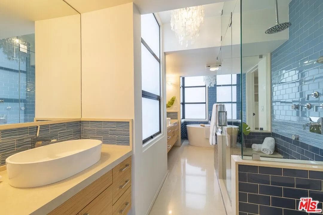 Venice Beach House bedroom